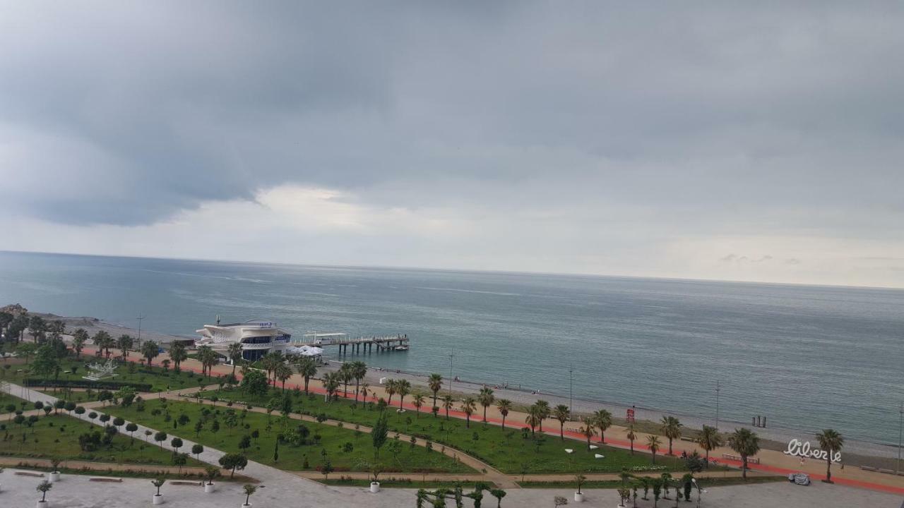 Mimino Apartment Deluxe First Line Batumi Esterno foto